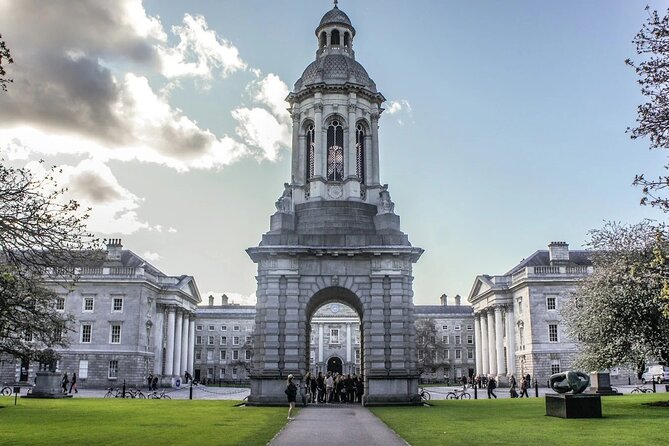 Highlights of Dublin Private Walking Tour with Guide - Dublin Castle and the gardens tied to the city’s name