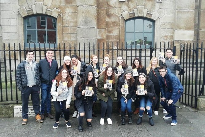In Our Shoes Dublin Walking Tour - Group size, pace, and comfort