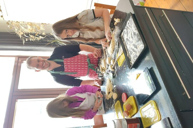 Irish Baking Class: Granny's Apple Cake, Traditional Scones - Choosing between Irish scones and Granny’s apple cake