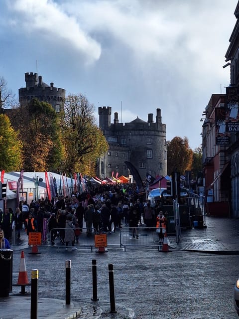 Kilkenny Dark Tours - Meeting the guide at Kilkenny Castle