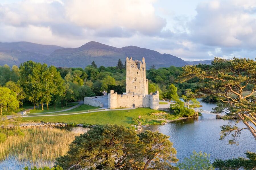 Killarney: Gap of Dunloe Pony, Trap & Traditional Boat Tour - The seven-mile ride through the Gap of Dunloe