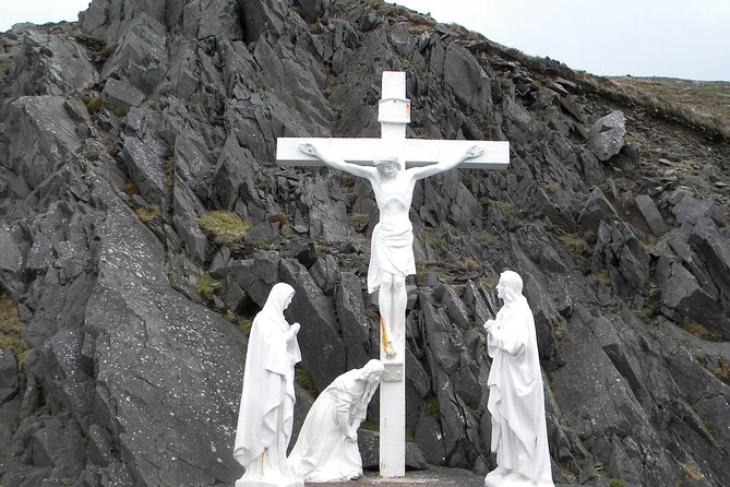Killarney Super Saver: Dingle and Slea Head Day Trip plus Ring of Kerry and Killarney Lakes Day Trip - The guides are a major part of the value