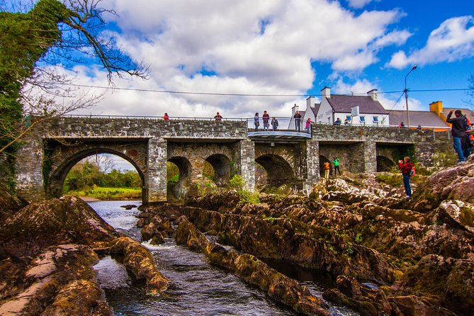 NO 1 Ring of Kerry Tour inc Killarney Lakes & National Park - Kerry Bog Village, a brief look at rural life