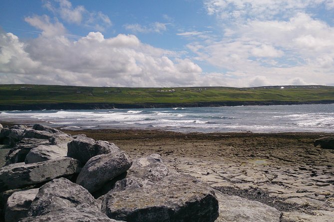 Private tour to the Cliffs of Moher guided in Spanish - The road west from Dublin