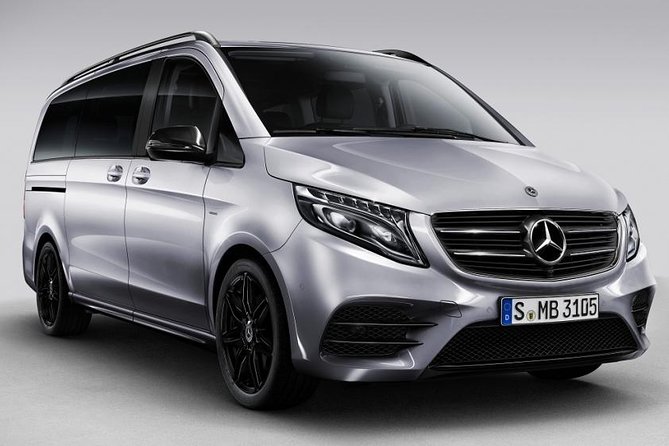 Private Transfer: Dublin Airport DUB to Dublin by Luxury Van - Leaving Dublin Airport with a proper welcome
