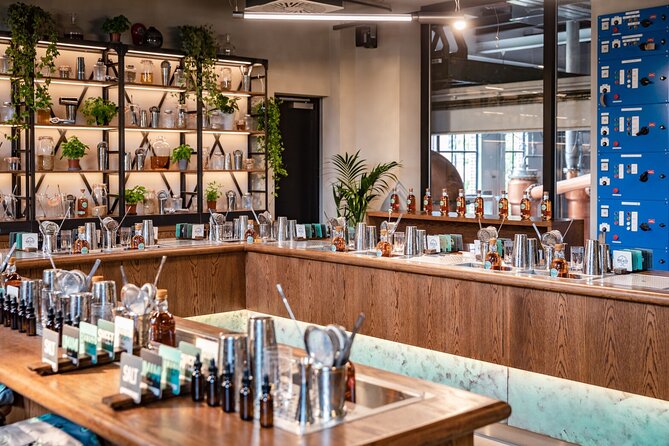 Roe & Co Distillery Experiences - What happens during the 75-minute session