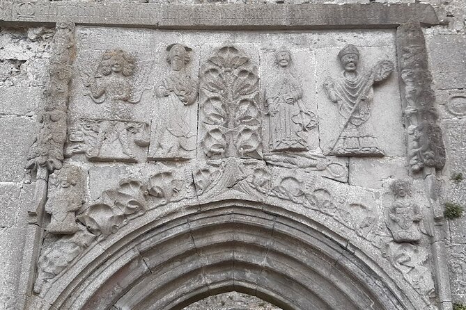 Sean's Bar, Athlone Castle and Clonmacnoise Monastery - Key points to know before booking