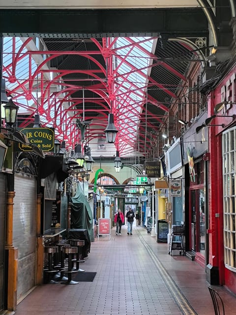 Secret and unusual Dublin: guided walking tour - Dublin Castle and the weight of official history