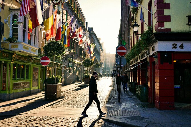Self-Guided Scavenger Hunt: Dublin Adventure - Crossing Ha’Penny Bridge with a challenge in mind