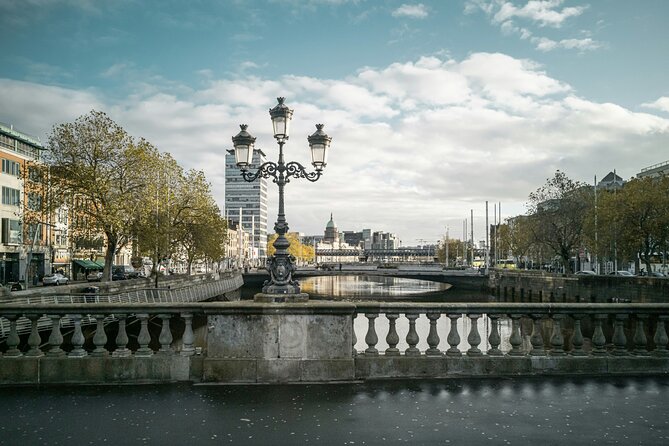 Self-Guided Scavenger Hunt: Dublin Adventure - The Spire, city streets, and green spaces