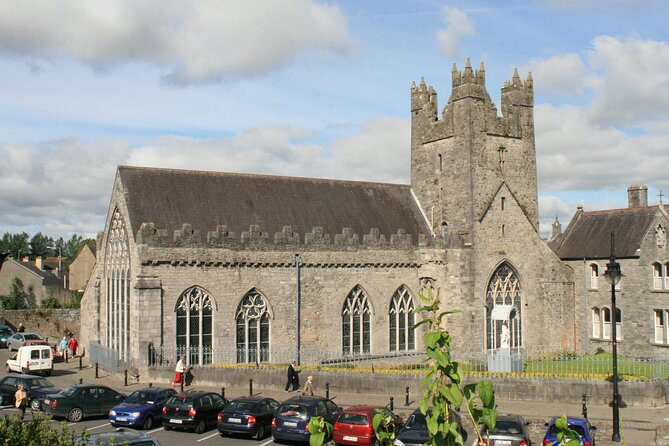 Semi Private tour Rock of Cashel - Cahir castle & Kilkenny - Kilkenny’s Medieval Mile in a short visit