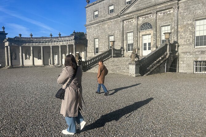 Sheepdogs in the countryside, authentic Dubliners city tour combo - A pint at John Kavanagh, The Gravediggers