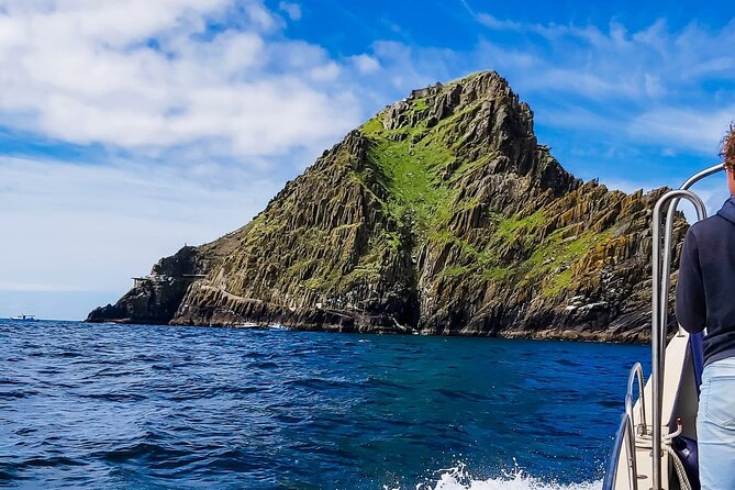 Skellig Michael : Ultimate Skellig Coast Tour with AquaTerra - Bray Head Tower and the First Coastal Views