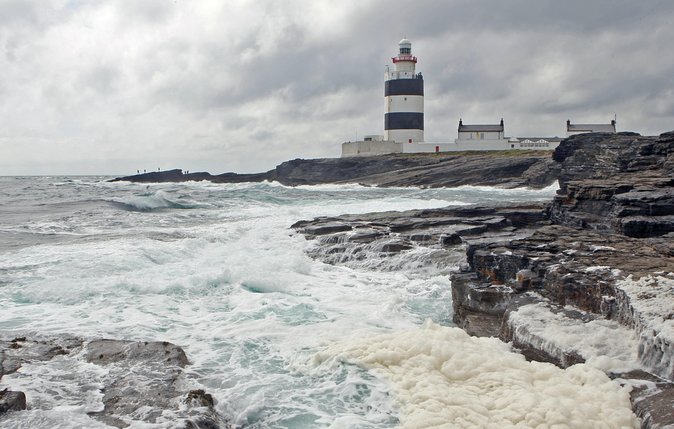 Skip the Line: Hook Lighthouse Entrance Ticket and Guided Tour - Starting the tour at the visitor center