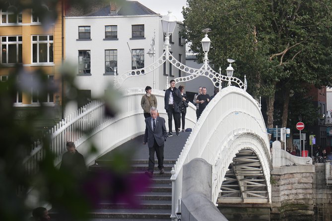 (Small Group) Shore Tour from Dublin:Dublin Highlights and Glendalough Day Trip - Grafton Street and choosing your priorities
