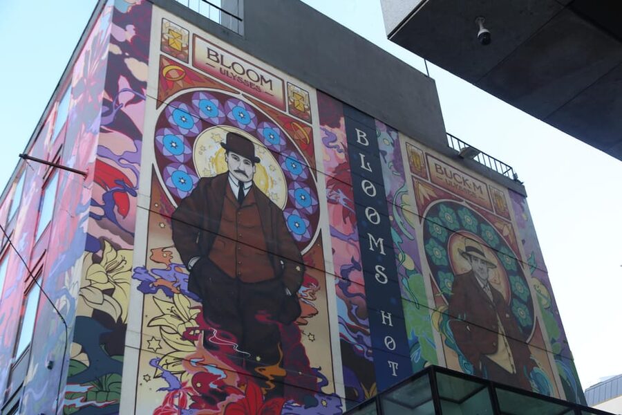 Street Art Walking Tour - What the guide adds to the artwork