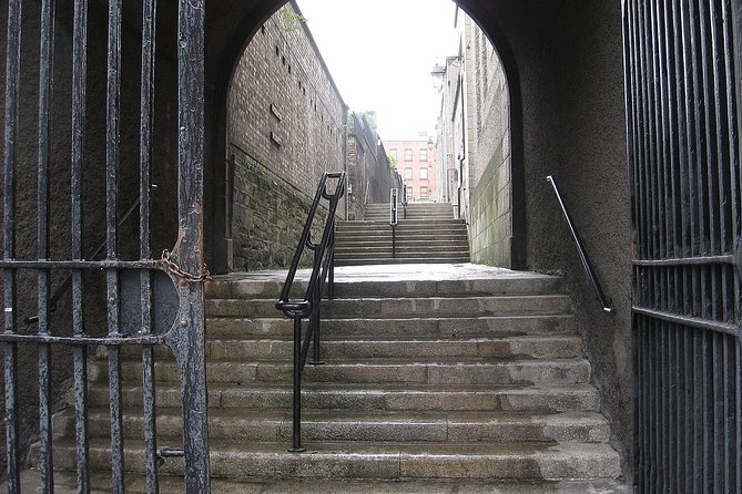 The Best of Dublin - Highlights and Hidden Corners - Finishing at Trinity College