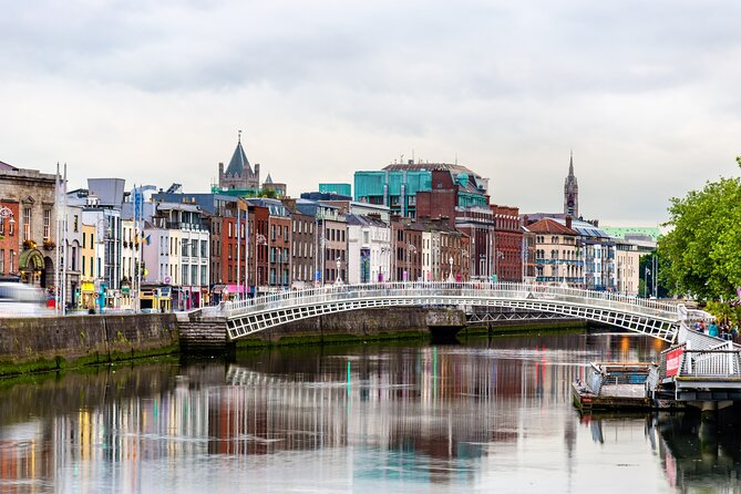 The Dublin Incident: Alien, Whiskey & Clues Exploration Game - Whiskey, Guinness, and Dublin’s working character