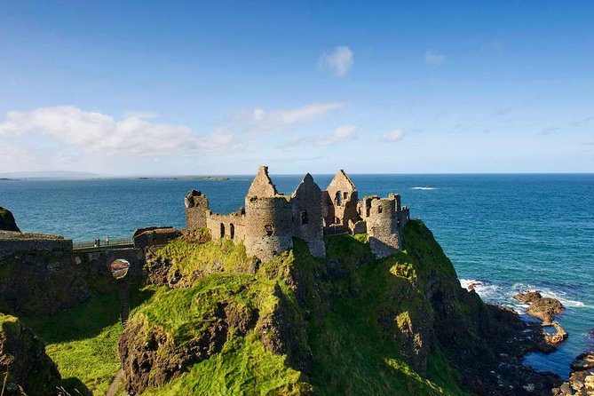 The Giant's Causeway, Dunluce Castel and Belfast - Spanish guide - Spanish guidance and the group experience