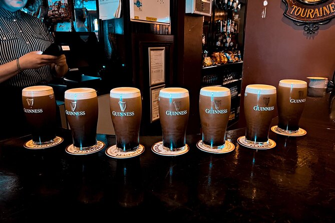 The Perfect Pint Pub Tour - Learning to pour your own Guinness