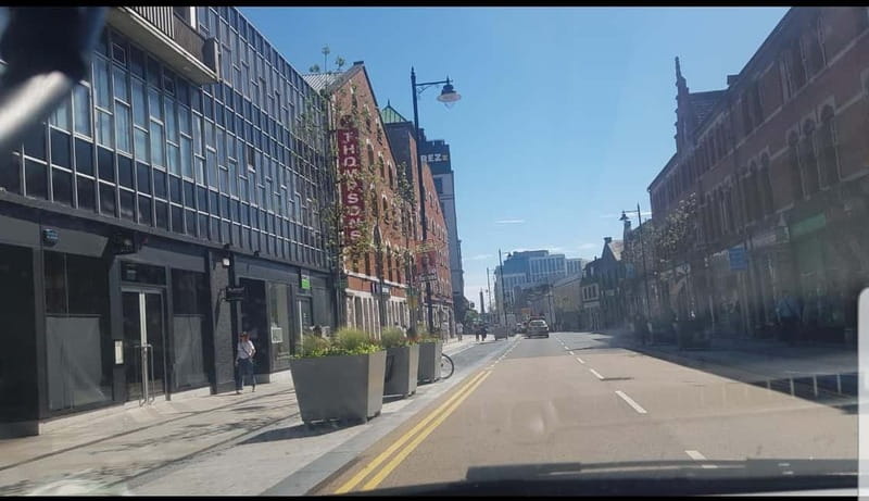 Visite guidée de Cork city en français avec guide - St Finbarr and Washington Street