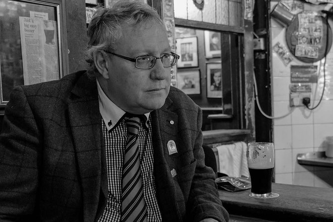 Walking tour in Merrion Square Park - Dublin Rogues Tour - How to get the most from the 75 minutes