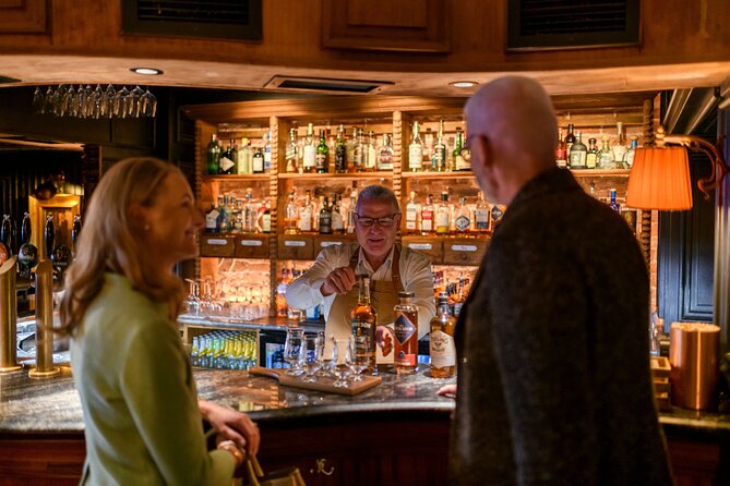 Whiskey & Wonders in Killarney - A brief stop at Ross Castle